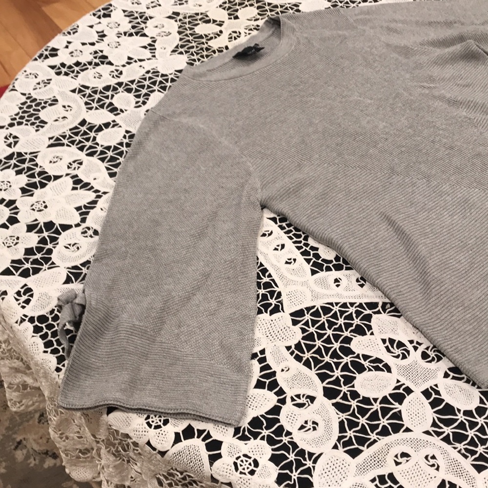 Cliche gray bell sleeve sweater - Picture 3 of 7